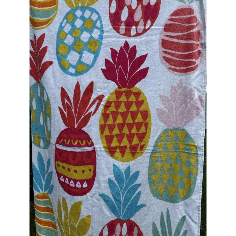 NWT Sun squad beach‎ or Pool towel pineapple print Size 62